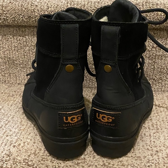 UGG Women's Azaria Winter Boot Duck Boot Black Size 5.5 - Picture 5 of 6